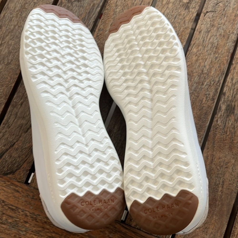 Col Haan GrandPro tennis shoes lightweight white size 5.5 B never worn outside - Picture 5 of 10